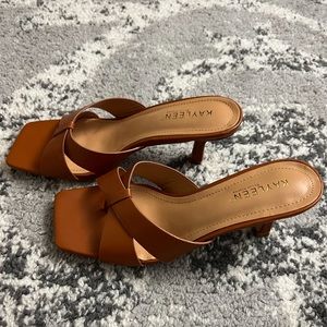 New with Box! Kayleen By Los Angeles Cognac Brown Square Toe Heels Size 8.5